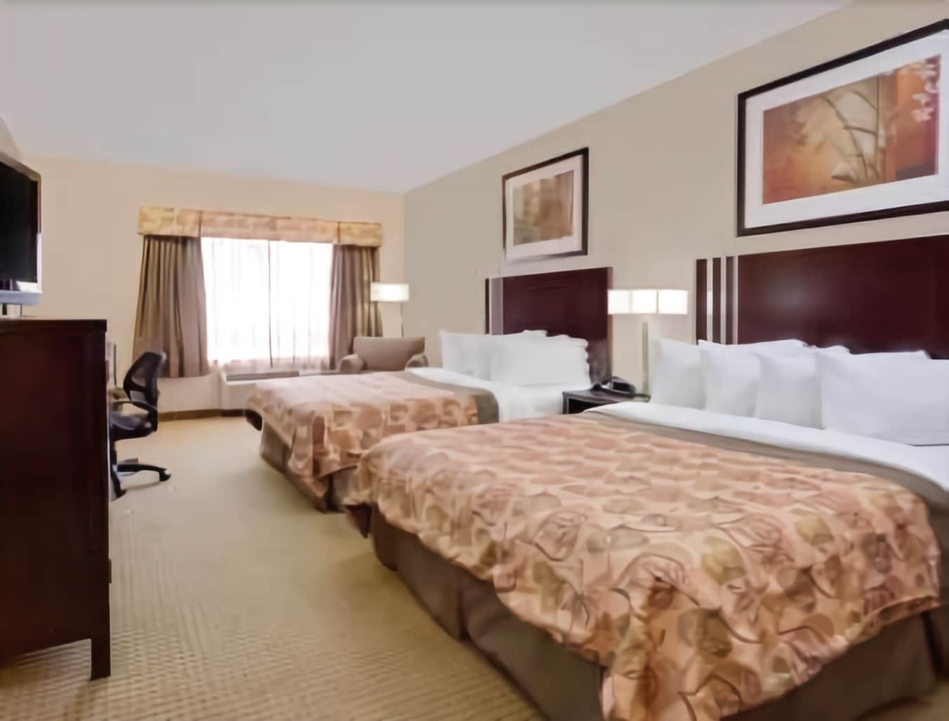 Ramada By Wyndham Lac La Biche Bagian luar foto
