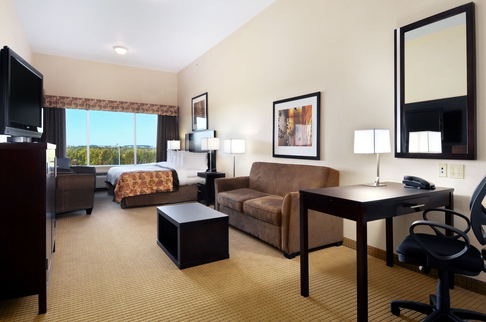 Ramada By Wyndham Lac La Biche Bagian luar foto